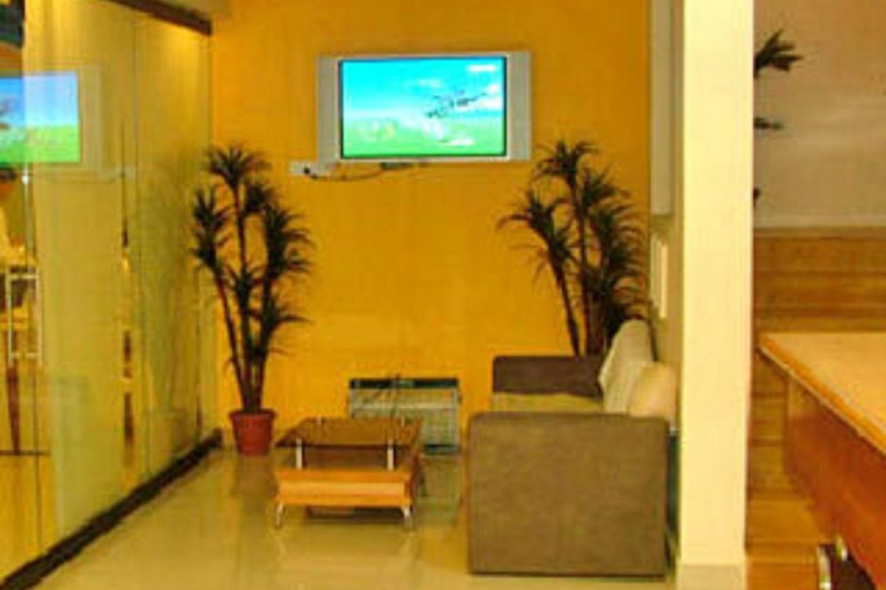 Dwaraka Residency 호텔 Kākināda 외부 사진